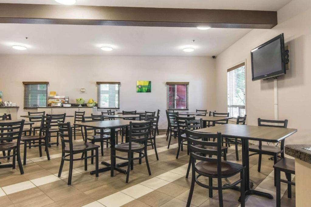 Quality Inn Airport Μόνκτον Εξωτερικό φωτογραφία
